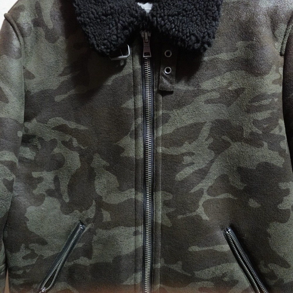 Men Camo Jacket - Picture 5 of 5